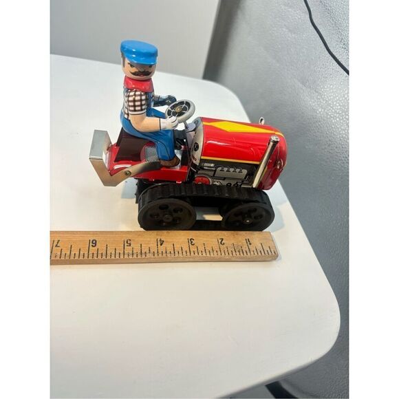 Vintage Wind-Up Tin Toy Tractor – Farmer on Red Crawler with Box – 6” Collectibl - Picture 14 of 15